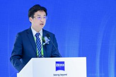 聚焦眼科创新，新一代机器人全飞秒